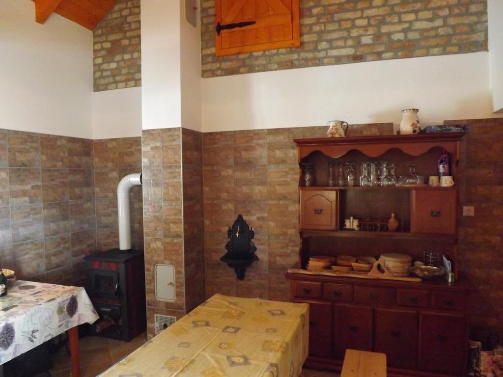 Nagybajcsi Koertefa Vendeghaz Apartment Room photo