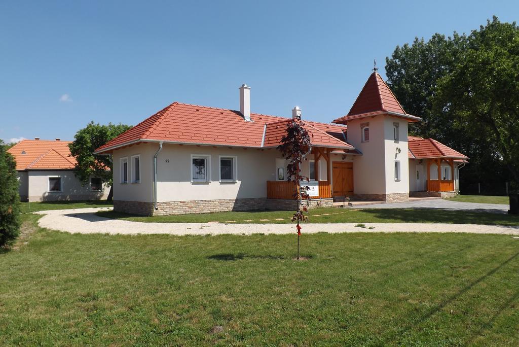 Nagybajcsi Koertefa Vendeghaz Apartment Exterior photo