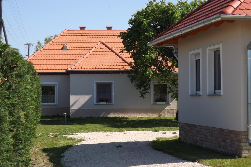 Nagybajcsi Koertefa Vendeghaz Apartment Exterior photo